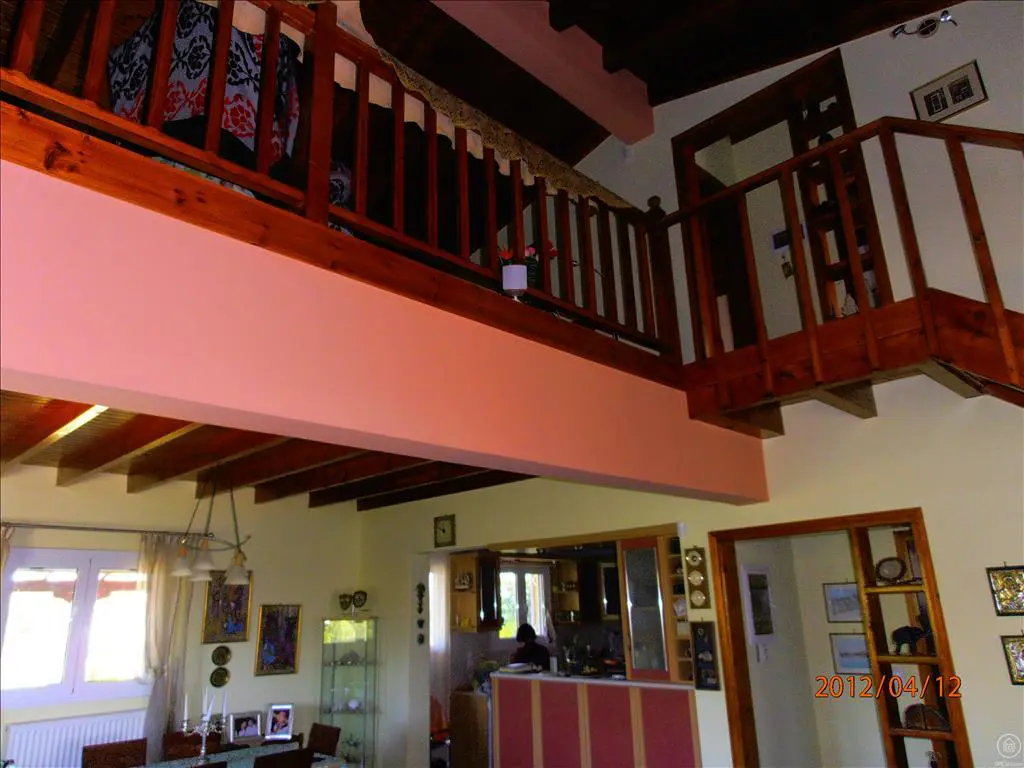 Villa Of 240 M² In Central Greece