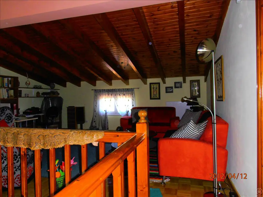 Villa Of 240 M² In Central Greece