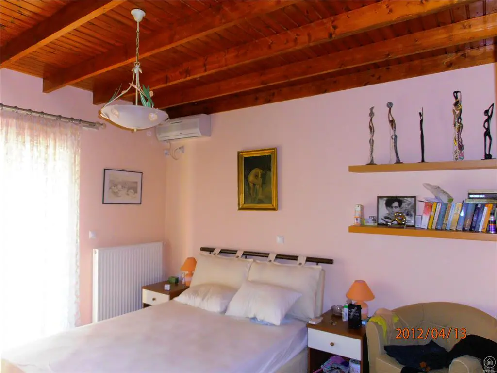 Villa Of 240 M² In Central Greece