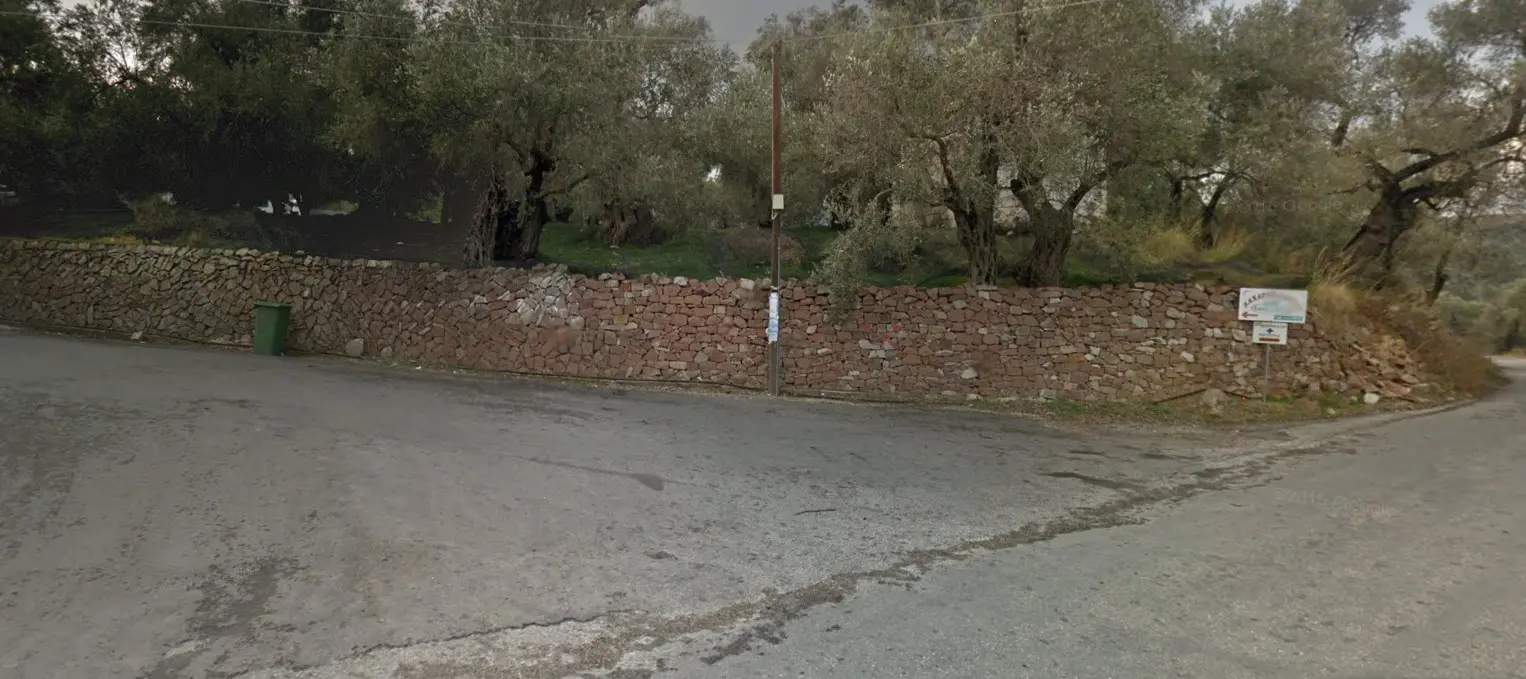 Land Of 3888 M² In Islands