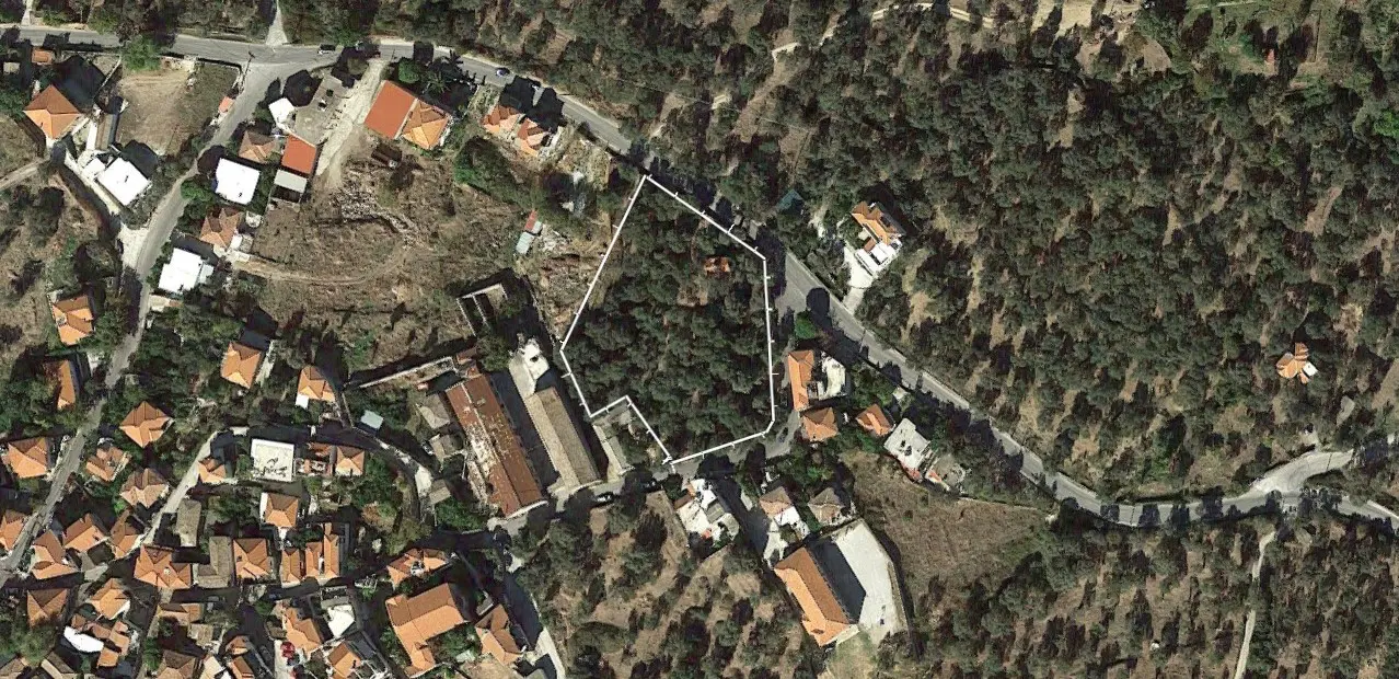 Land Of 3888 M² In Islands