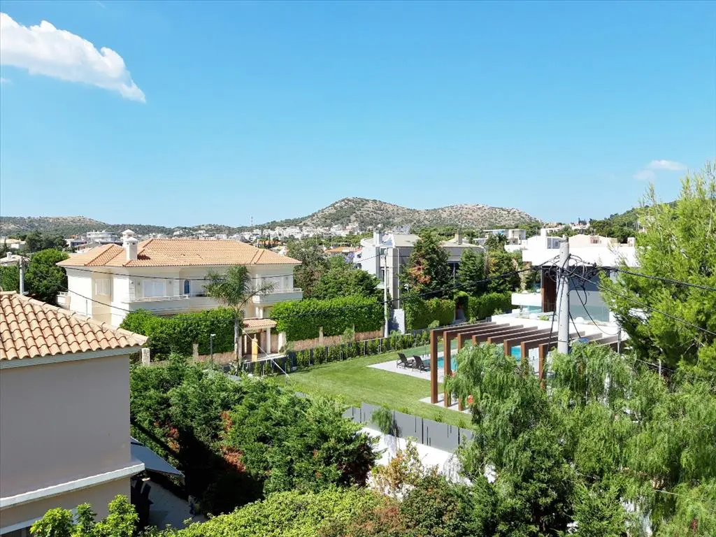 Detached House Of 450 M² In Athens
