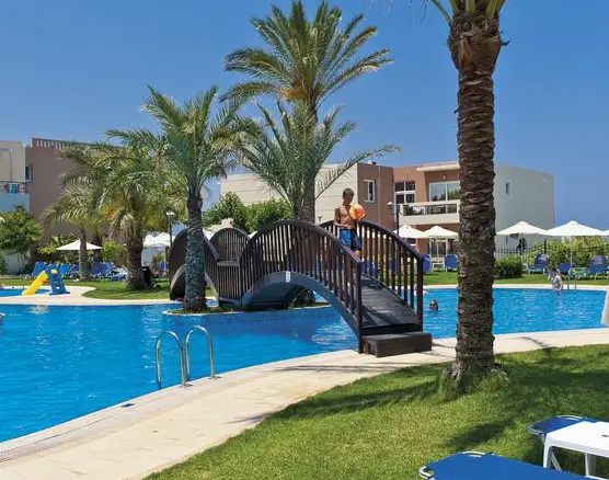 Hotel In Kolimvari, Greece (8.500 M²)