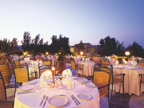 Hotel In Kolimvari, Greece (8.500 M²)