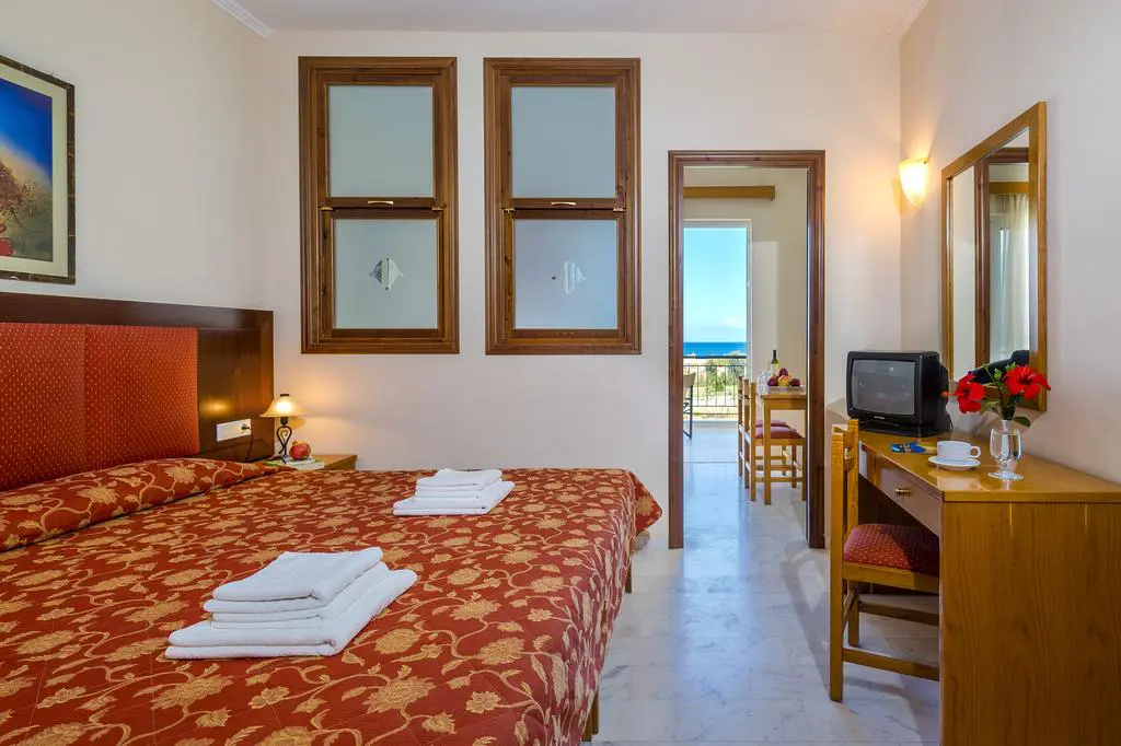 Hotel Of 8500 M² In Crete