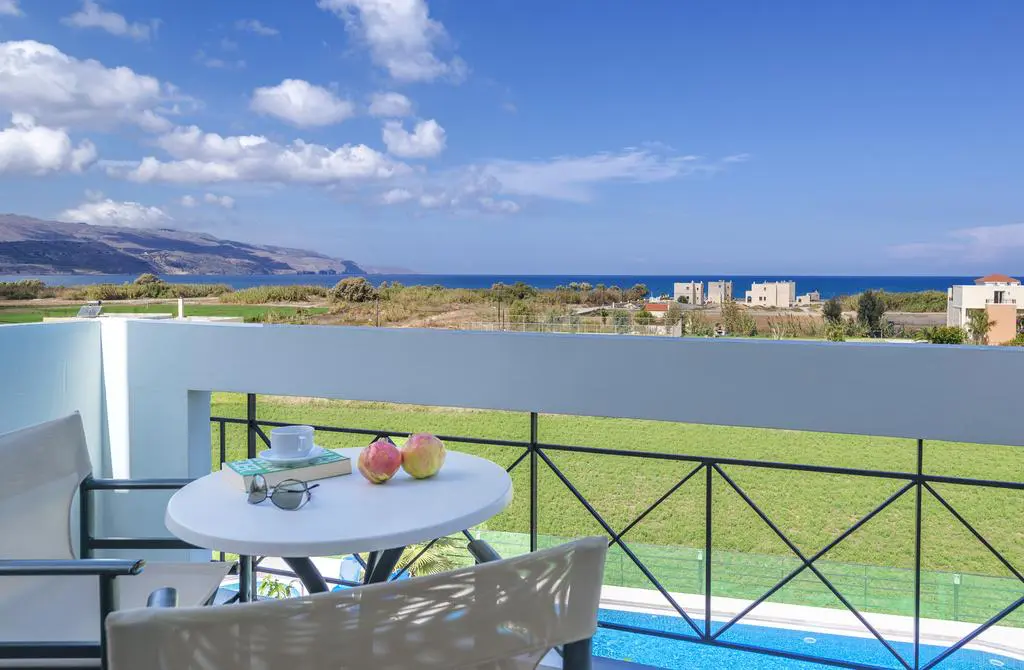 Hotel Of 8500 M² In Crete