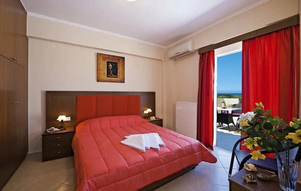 Hotel Of 8500 M² In Crete