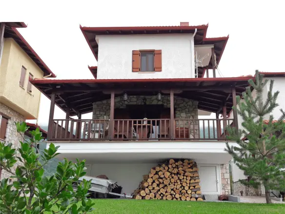 Detached House Of 130 M² In Olympic Coast