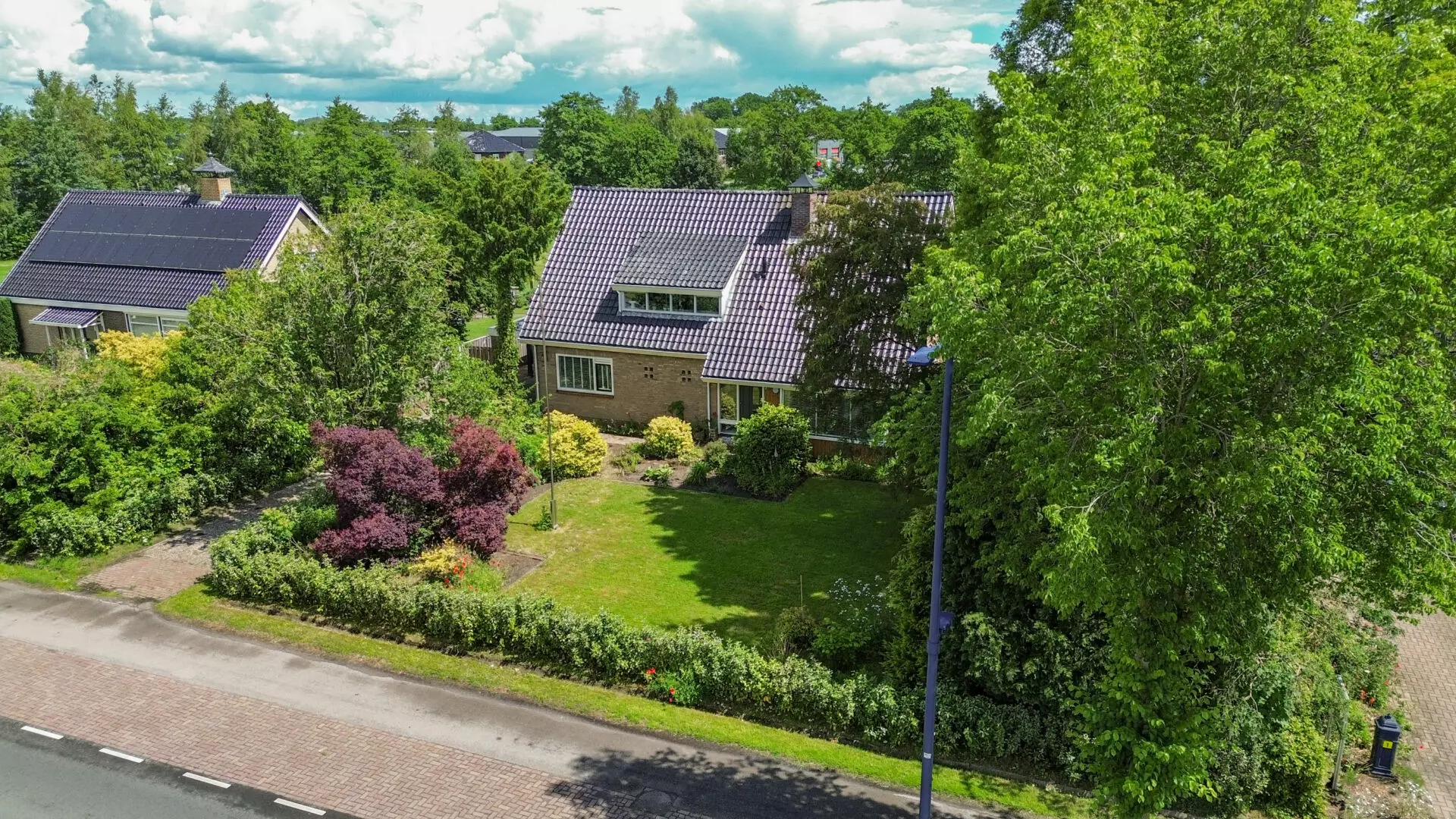 Detached Home Of 1120 M² With Modernised Interior In Marum ( Groningen, Holland)