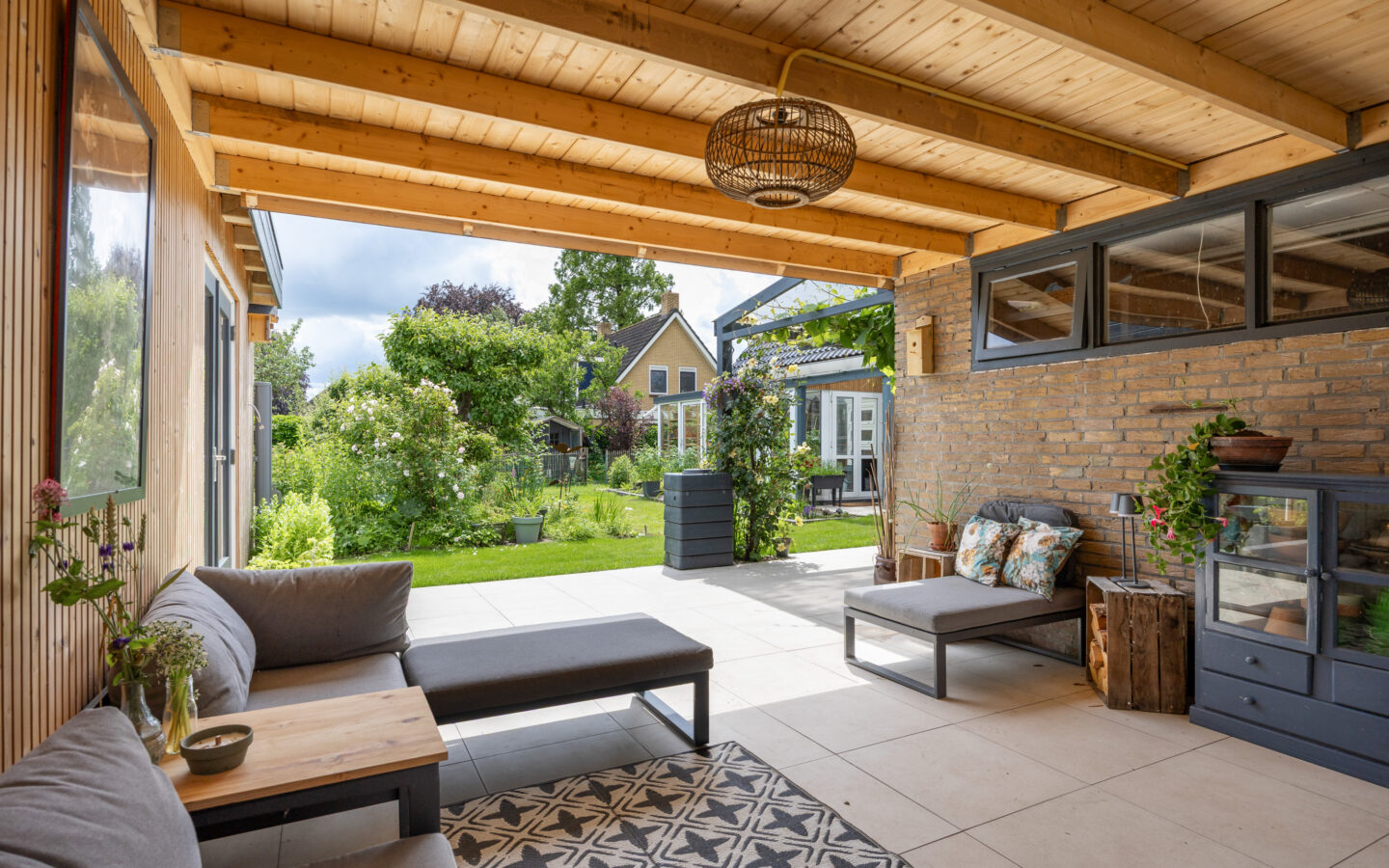 Detached Home Of 1120 M² With Modernised Interior In Marum ( Groningen, Holland)