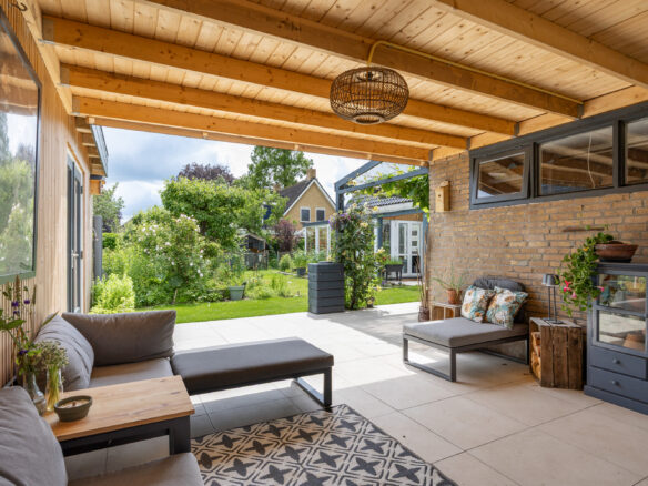 Detached Home Of 1120 M² With Modernised Interior In Marum ( Groningen, Holland)