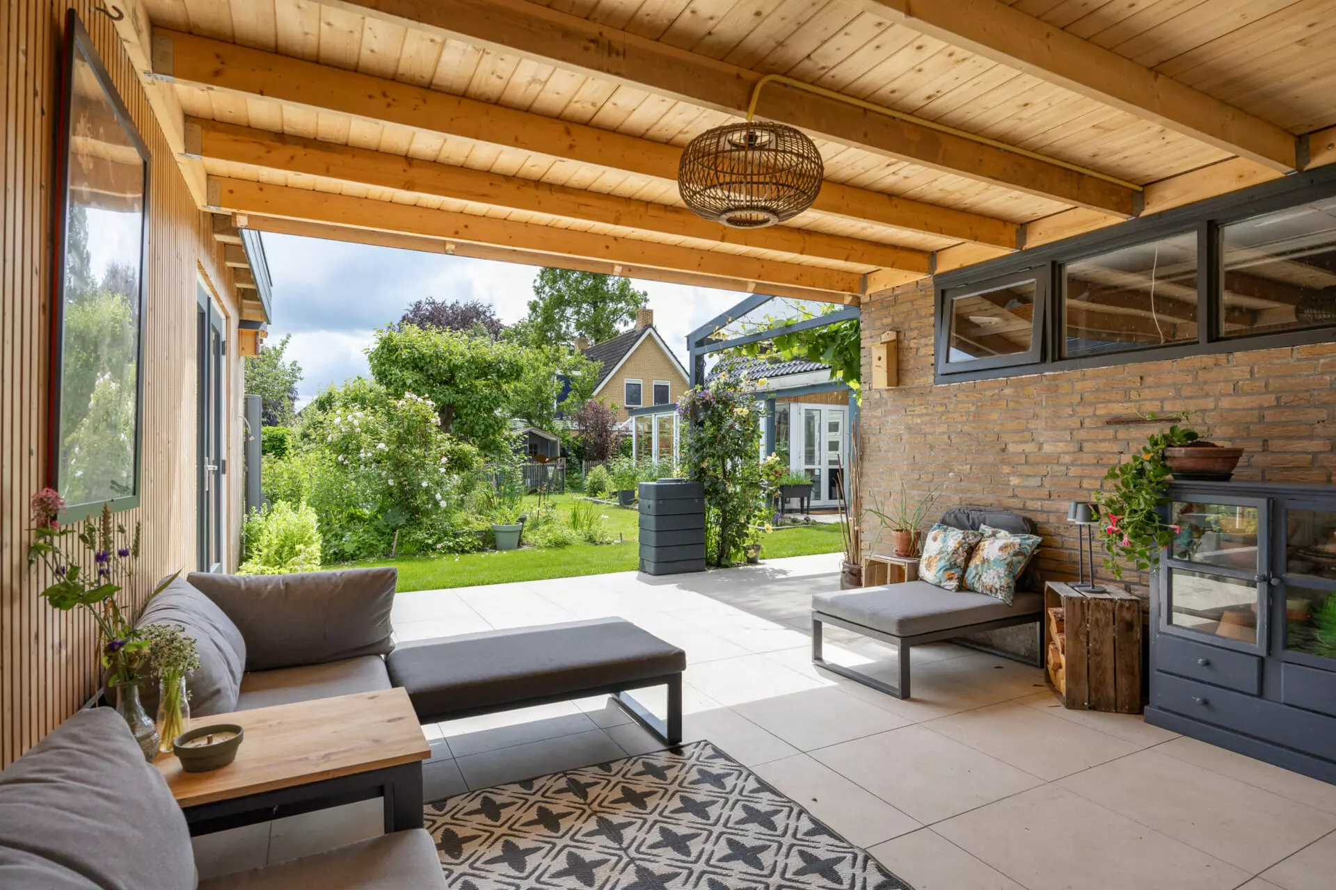 Detached Home Of 1120 M² With Modernised Interior In Marum ( Groningen, Holland)
