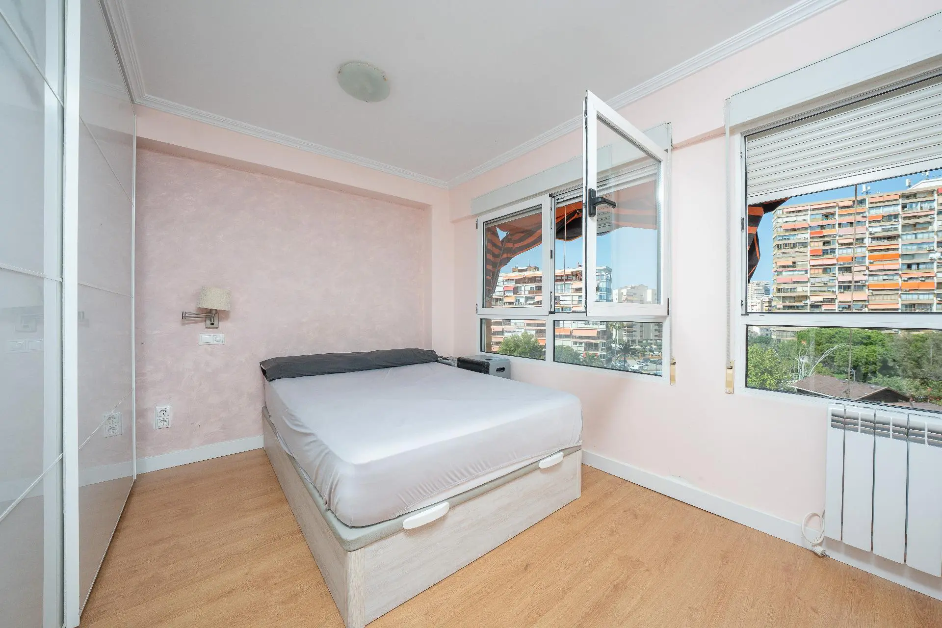 Apartment Of 121 M² In Alicante, Spain