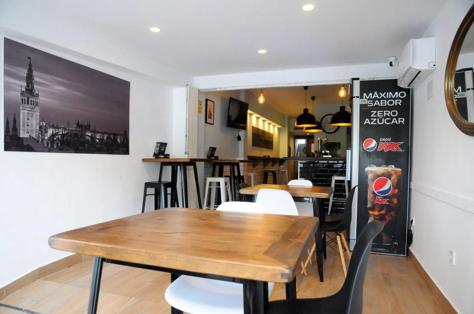 Commercial Unit 60 M² In Alicante, Spain