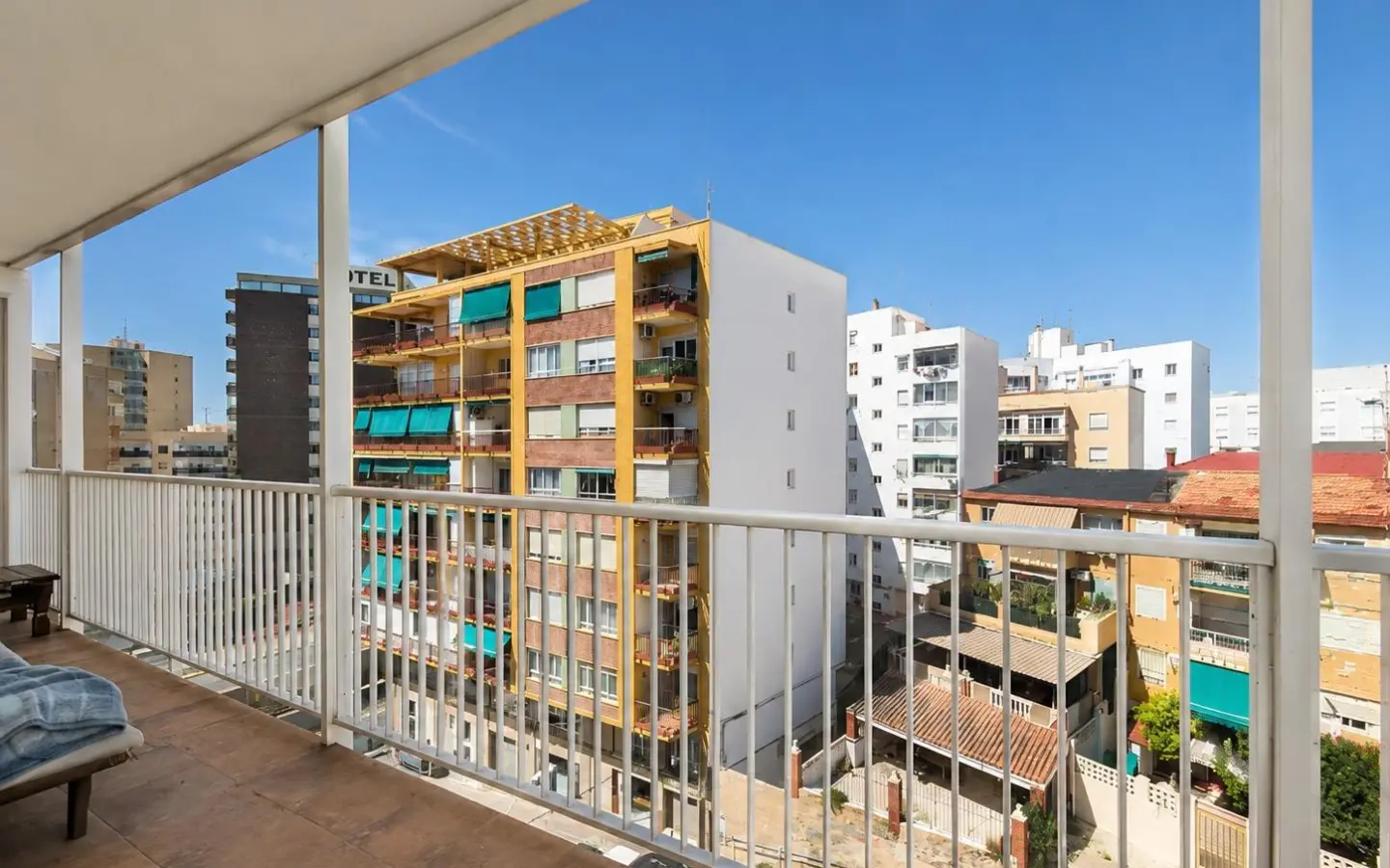 2-bedroom Apartment In Alicante, Spain (87 M²)