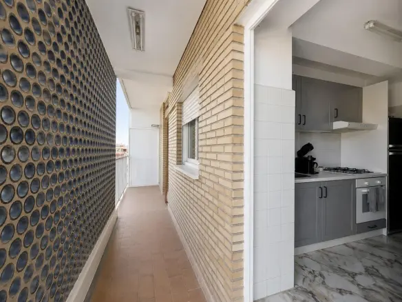 2-bedroom Apartment In Alicante, Spain (87 M²)