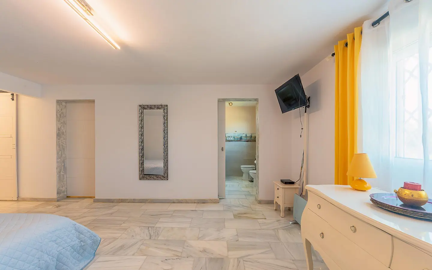 4-bedroom Villa In Alicante, Spain (277 M²)