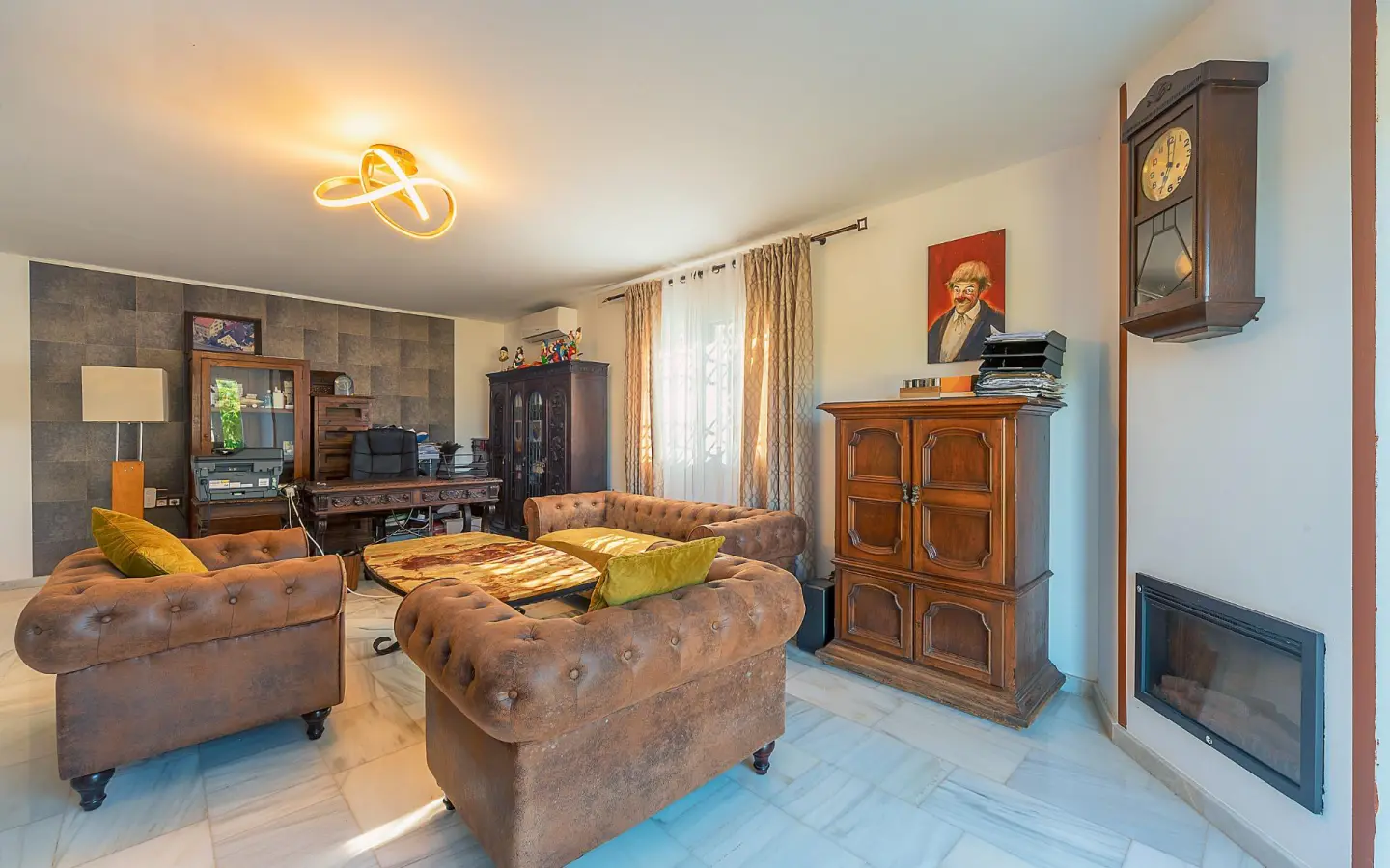 4-bedroom Villa In Alicante, Spain (277 M²)