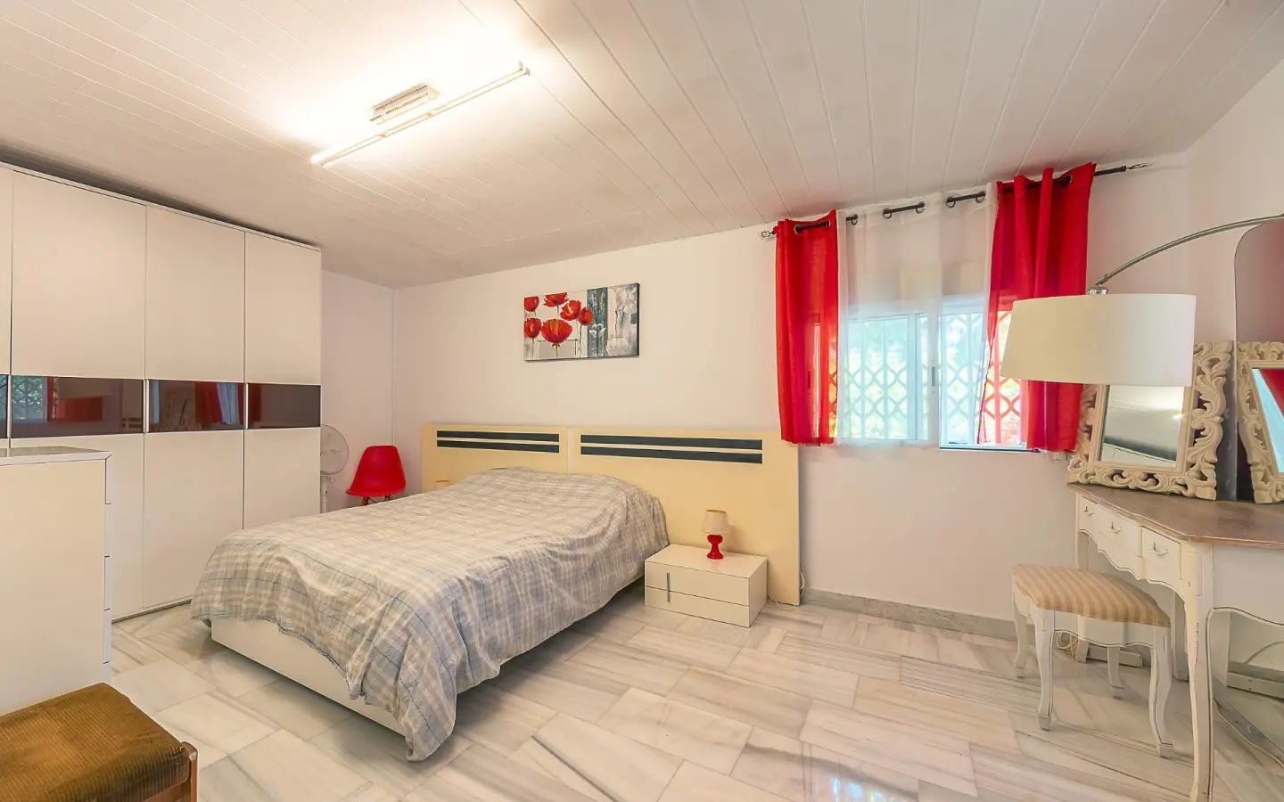 4-bedroom Villa In Alicante, Spain (277 M²)