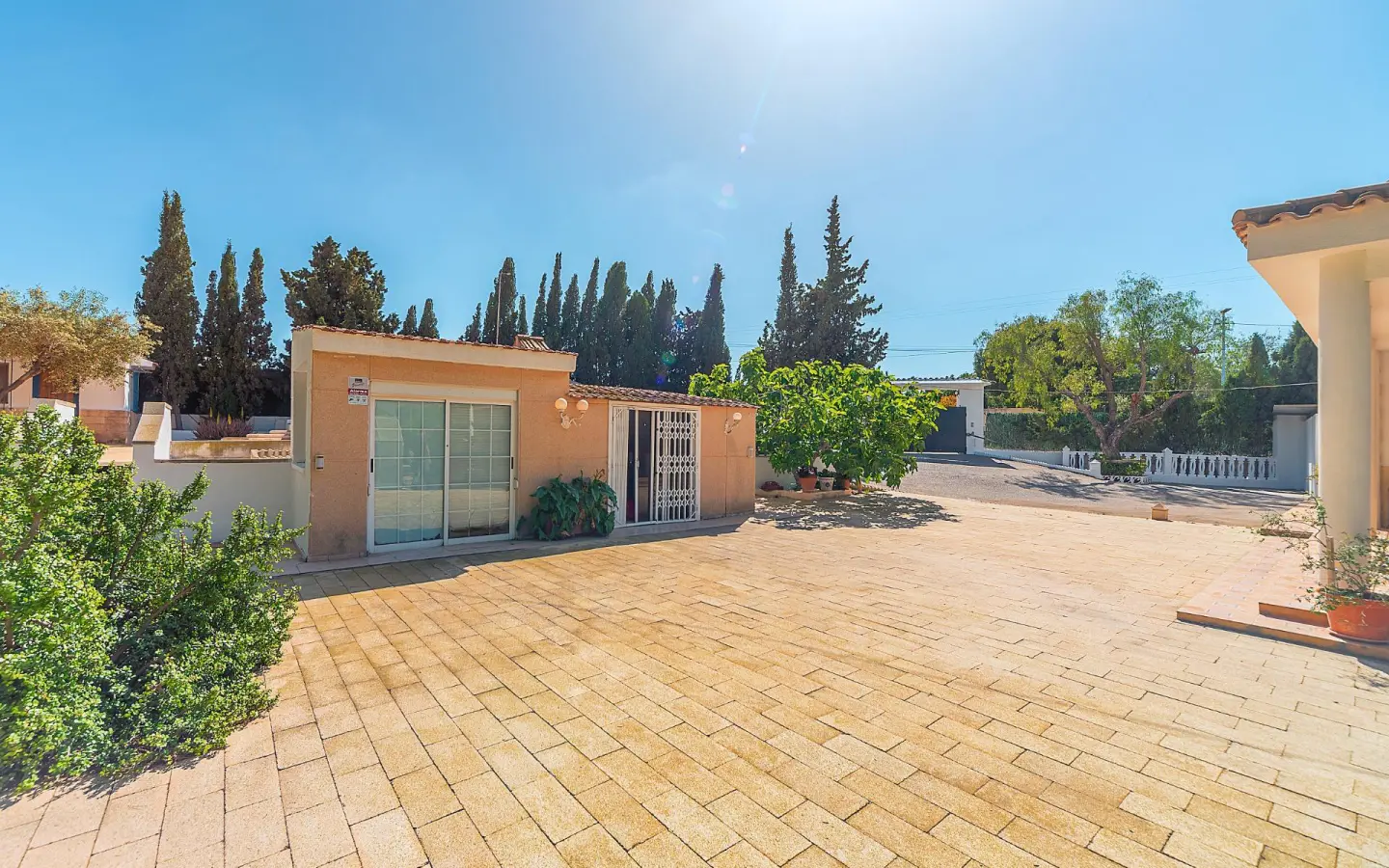 4-bedroom Villa In Alicante, Spain (277 M²)