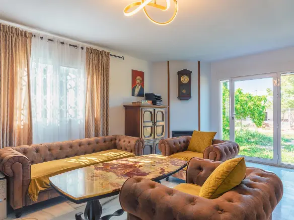 4-bedroom Villa In Alicante, Spain (277 M²)