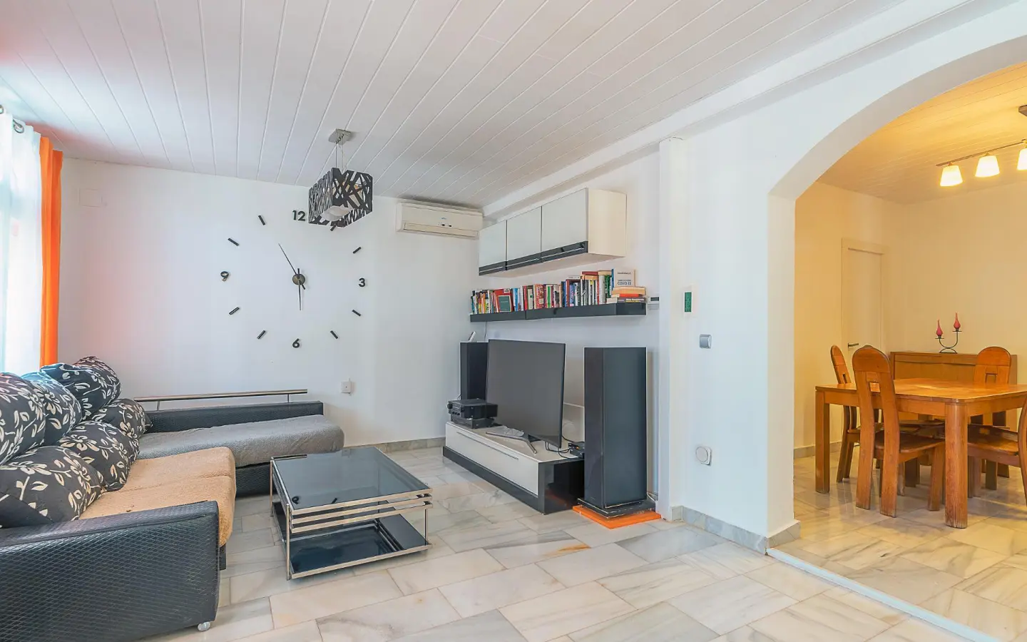4-bedroom Villa In Alicante, Spain (277 M²)