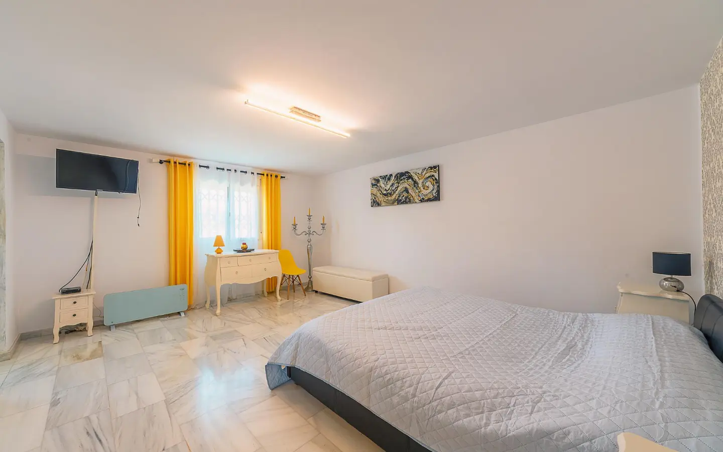 4-bedroom Villa In Alicante, Spain (277 M²)