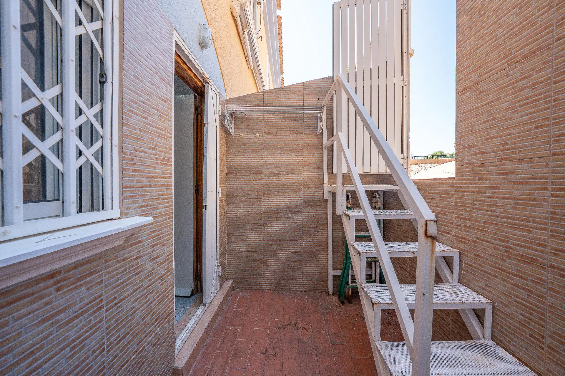 Bungalow Of 60 M² In Arenales Del Sol, Spain
