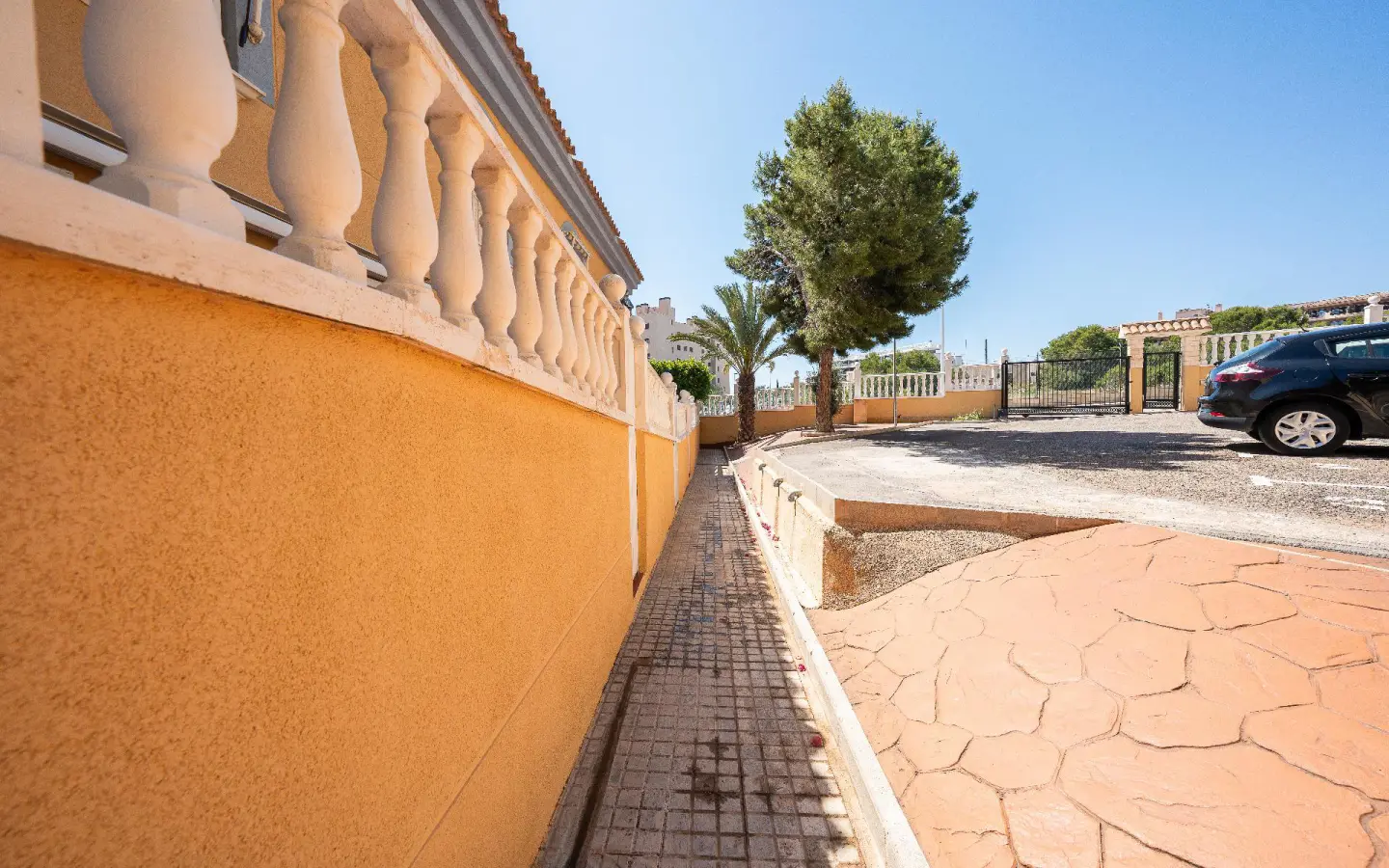 Bungalow Of 60 M² In Arenales Del Sol, Spain