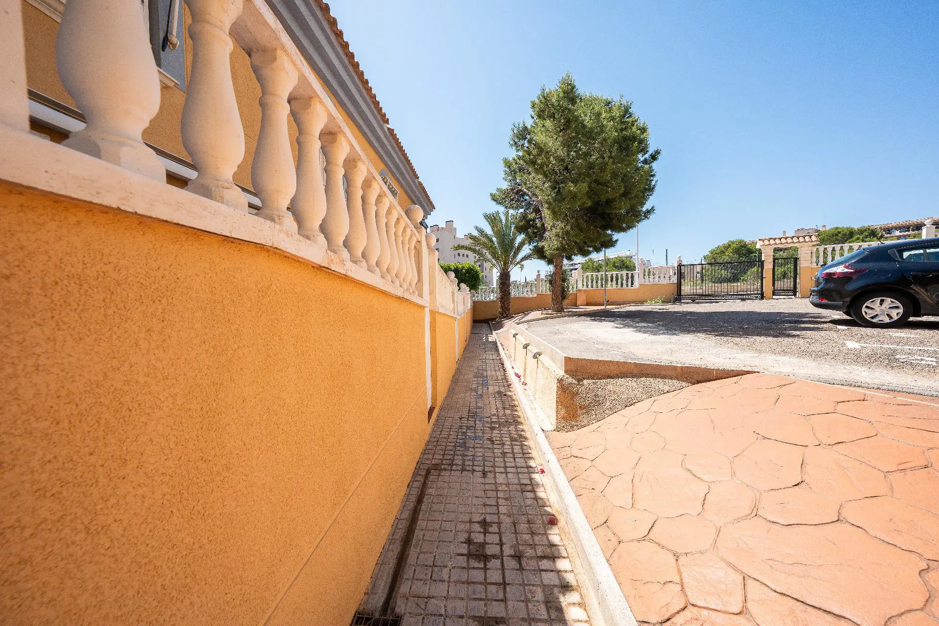 Bungalow Of 60 M² In Arenales Del Sol, Spain