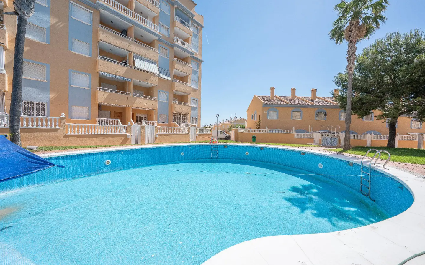 Bungalow Of 60 M² In Arenales Del Sol, Spain