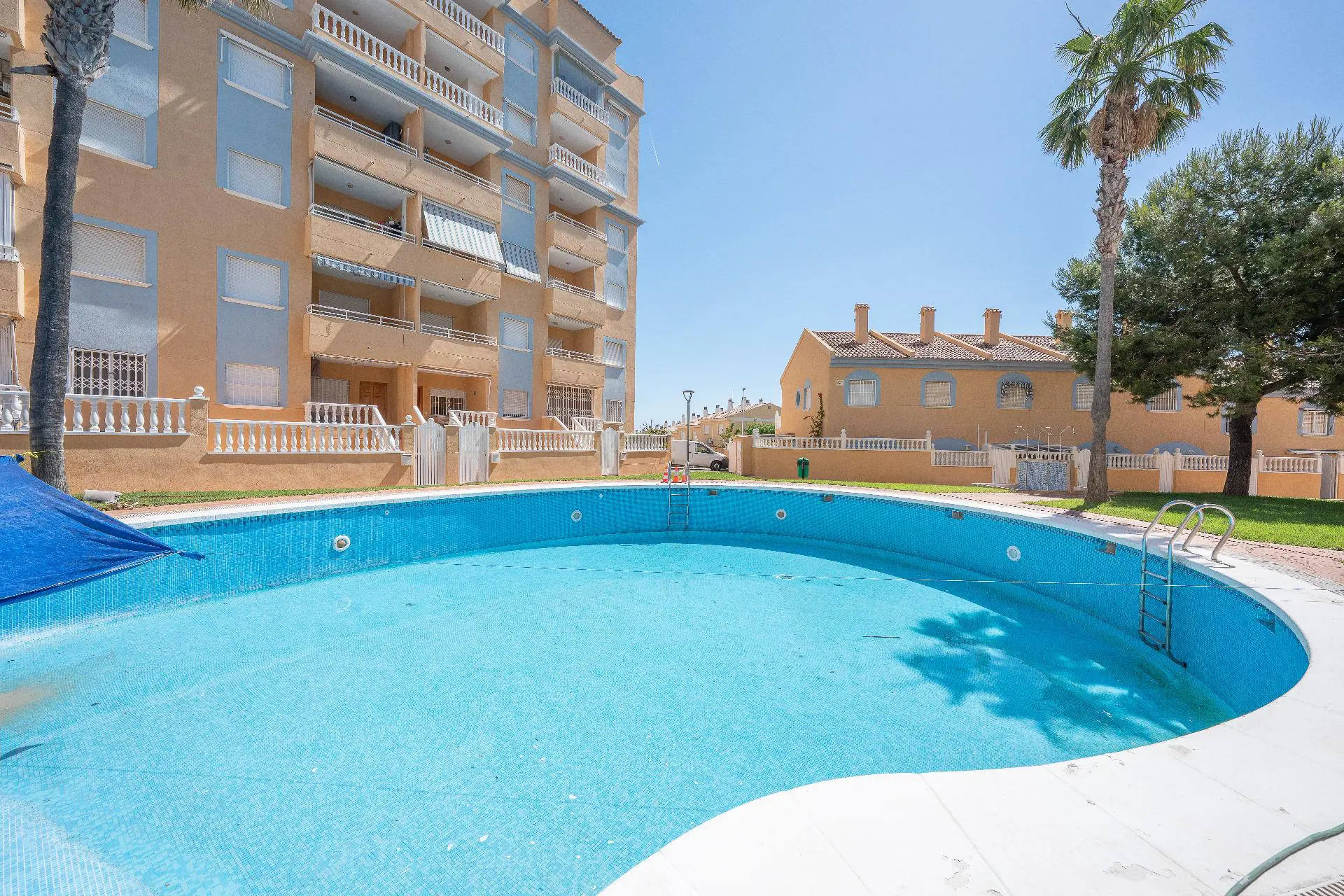 Bungalow Of 60 M² In Arenales Del Sol, Spain