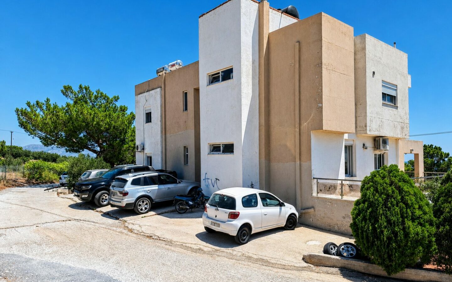 Large 3-level Seaview Property With 3 Independent Apartments – Achlia, Ierapetra