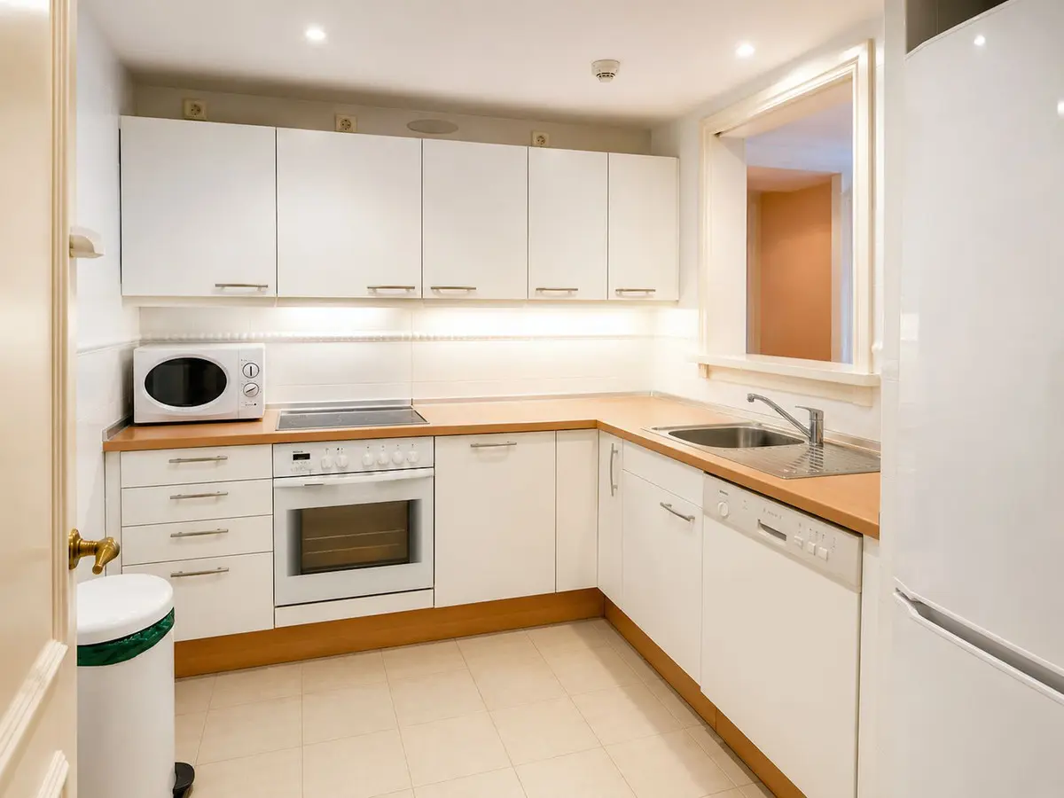 Apartment Of 201 M² With Middle Floor In New Golden Mile, Spain