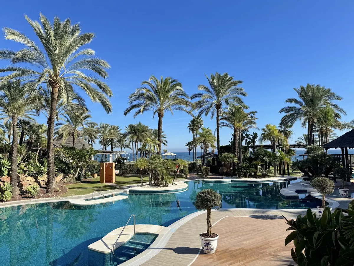 Apartment Of 201 M² With Middle Floor In New Golden Mile, Spain