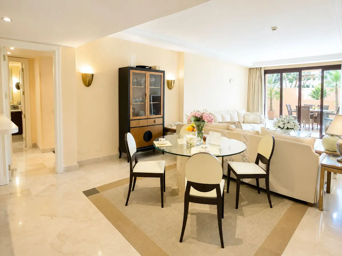 Apartment Of 201 M² With Middle Floor In New Golden Mile, Spain