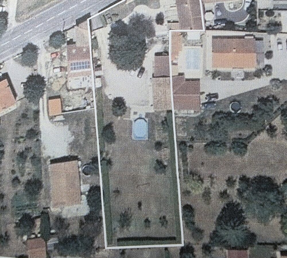 Country House Of 100 M² In Paris