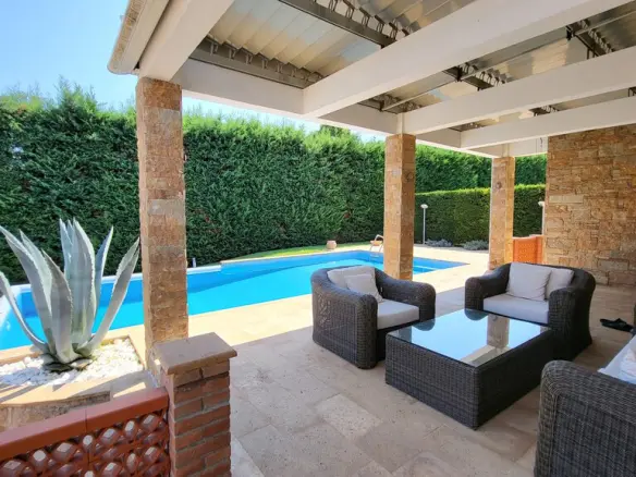 Villa In Kassandra, Greece (600 M²)