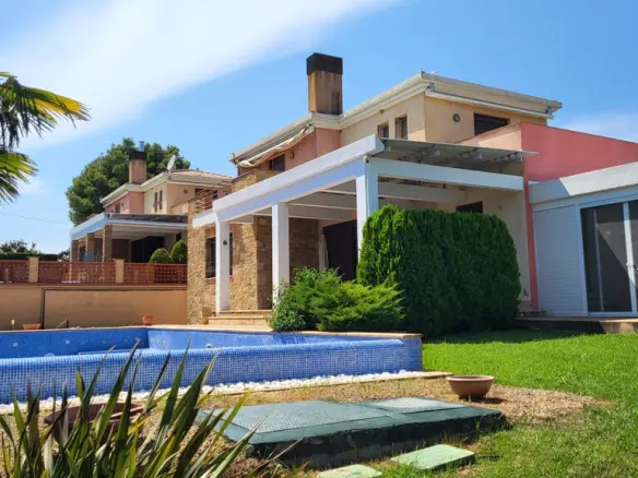 Villa In Kassandra, Greece (600 M²)