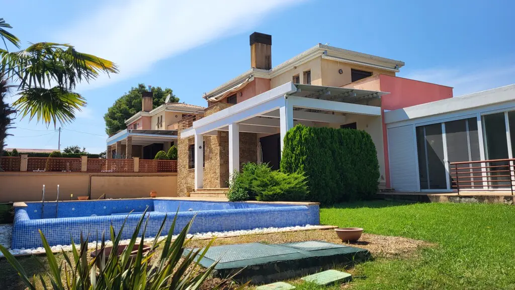 Villa Of 600 M² In Kassandra, Chalkidiki