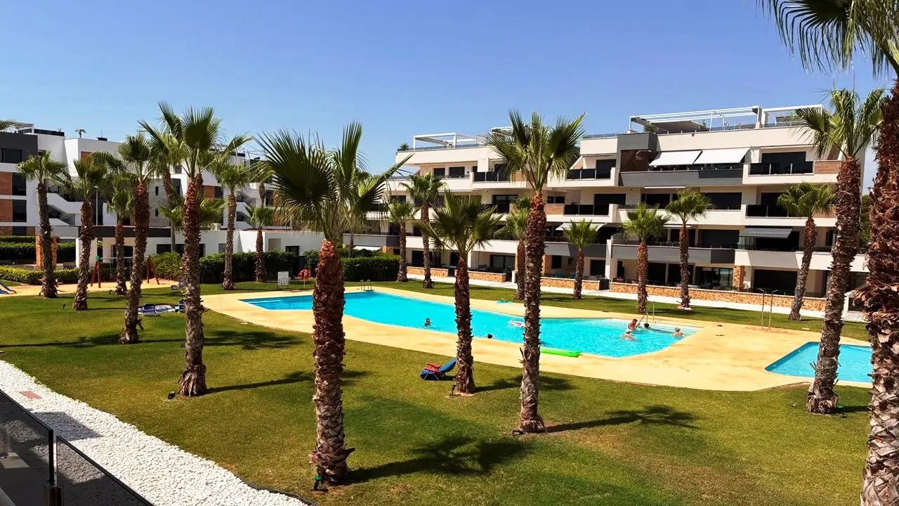 Apartment Of 75 M² In Torrevieja, Spain