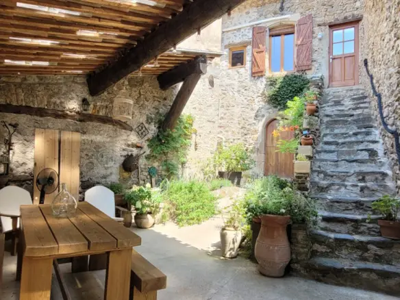 House Of 90 M² In Roujan