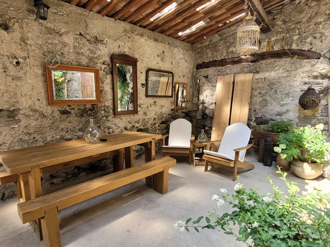 House Of 90 M² In Roujan