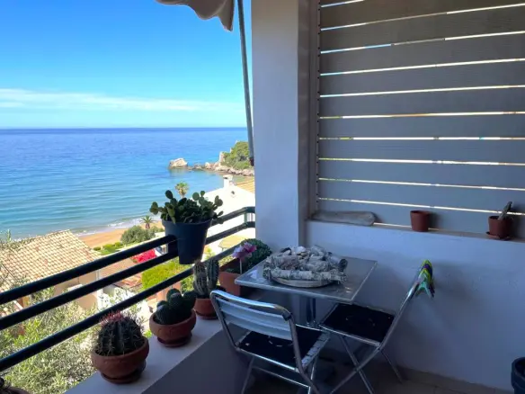 Renovated Apartment With Terrace In Corfu