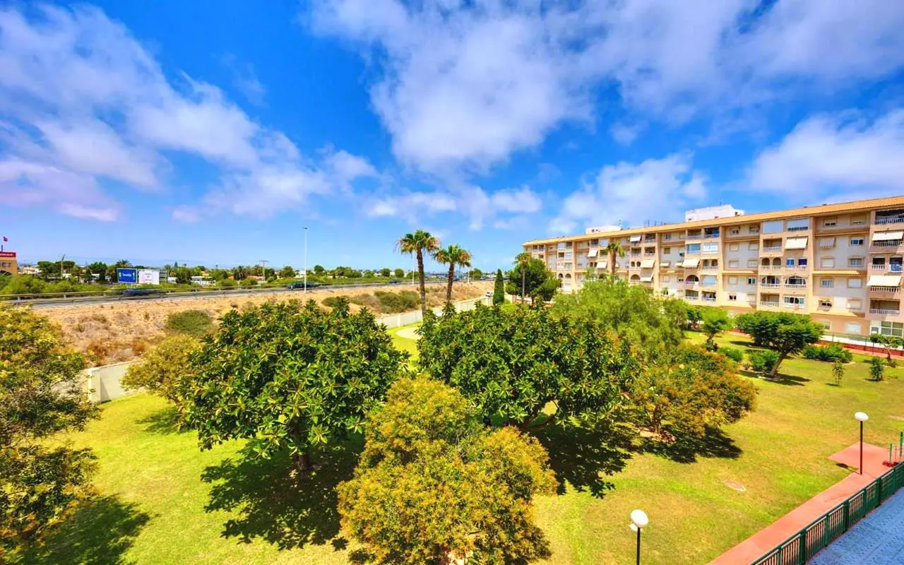 Apartment Of 65 M² With Features In Torrevieja, Spain