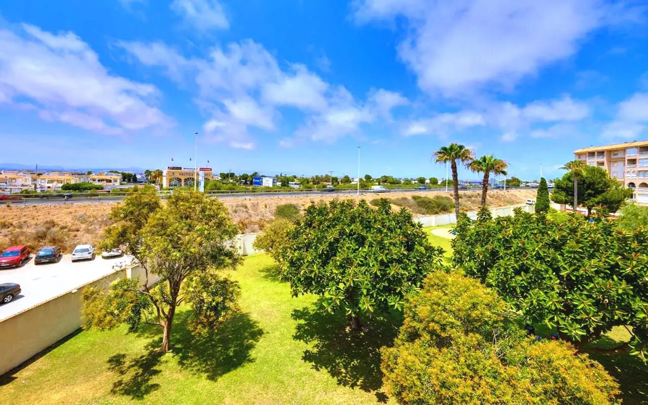 Apartment Of 65 M² With Features In Torrevieja, Spain