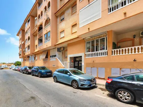 Apartment Of 65 M² With Features In Torrevieja, Spain