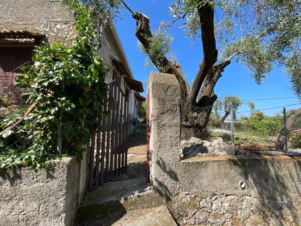 Detached House In Corfu, Greece (87 M²)