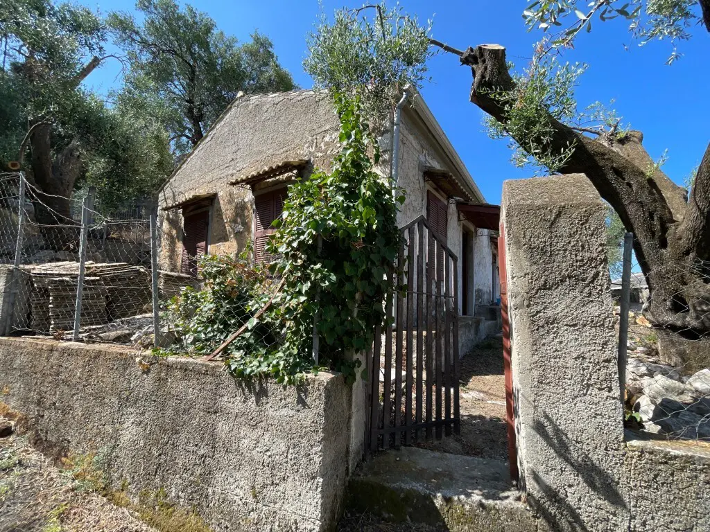 Detached House In Corfu, Greece (87 M²)