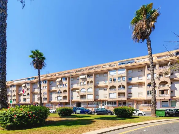 Apartment Of 65 M² With Features In Torrevieja, Spain
